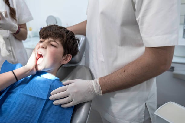 Best Emergency Tooth Extraction in Noyack, NY